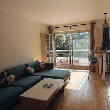 Quiet Garden-facing Retreat * פריז