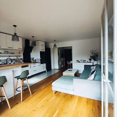 Quiet Garden-facing Retreat * פריז