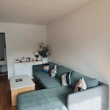 Quiet Garden-facing Retreat