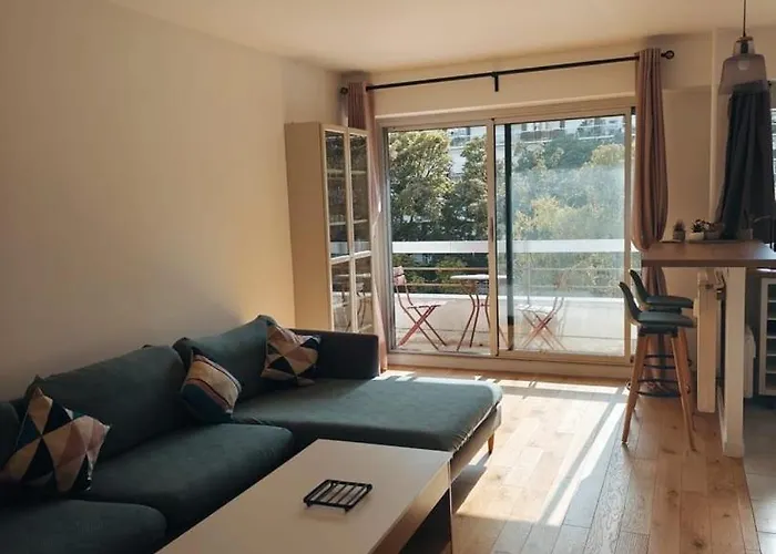Quiet Garden-facing Retreat * 파리