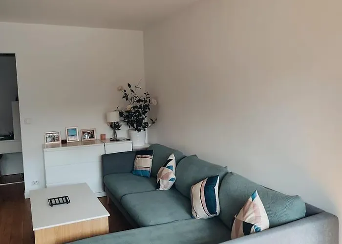 Quiet Garden-facing Retreat